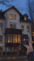 Per Handy leuchtet der Balkon auf